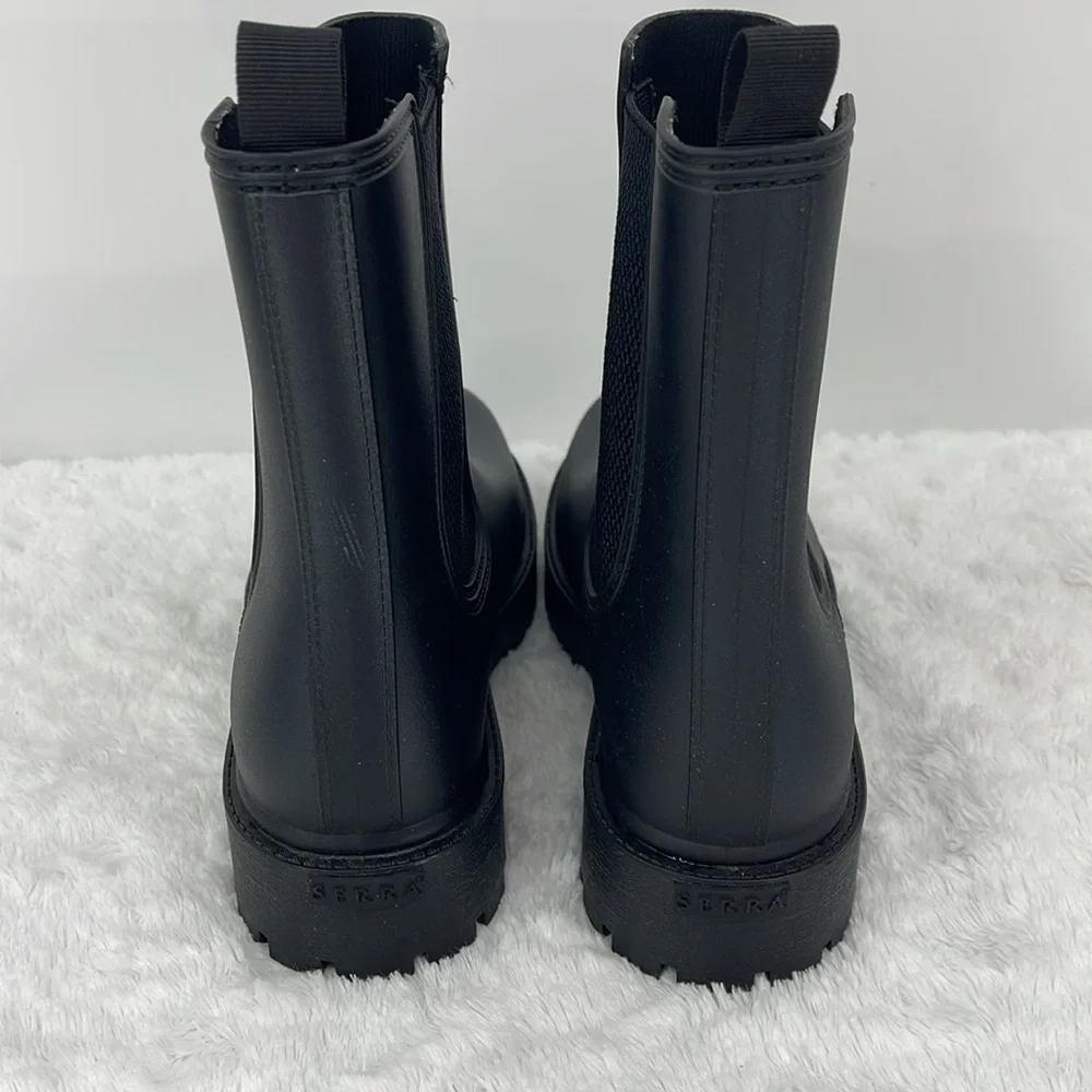 SERRA WOMENS SIZE 7 Black Ankle Rain Boots